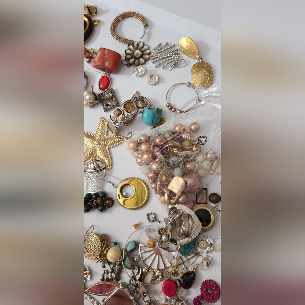 Craft Jewelry Lot Beads Bits Baubles Estate TONS Great pieces Pendants Charms - Picture 10 of 16
